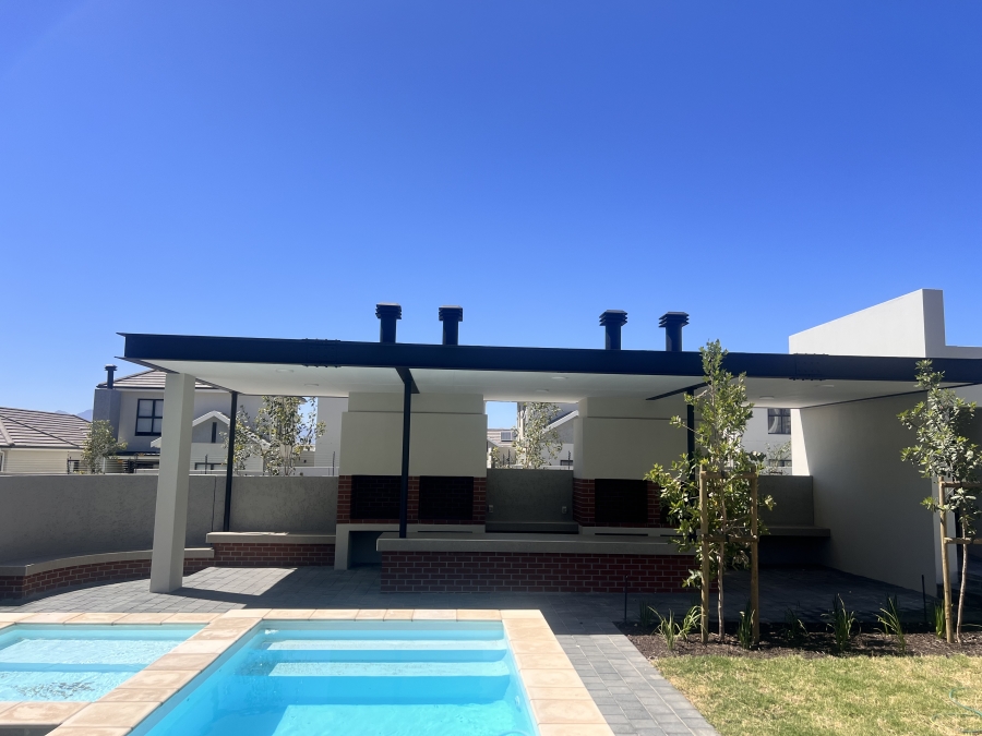 To Let 2 Bedroom Property for Rent in Cape Farms Western Cape